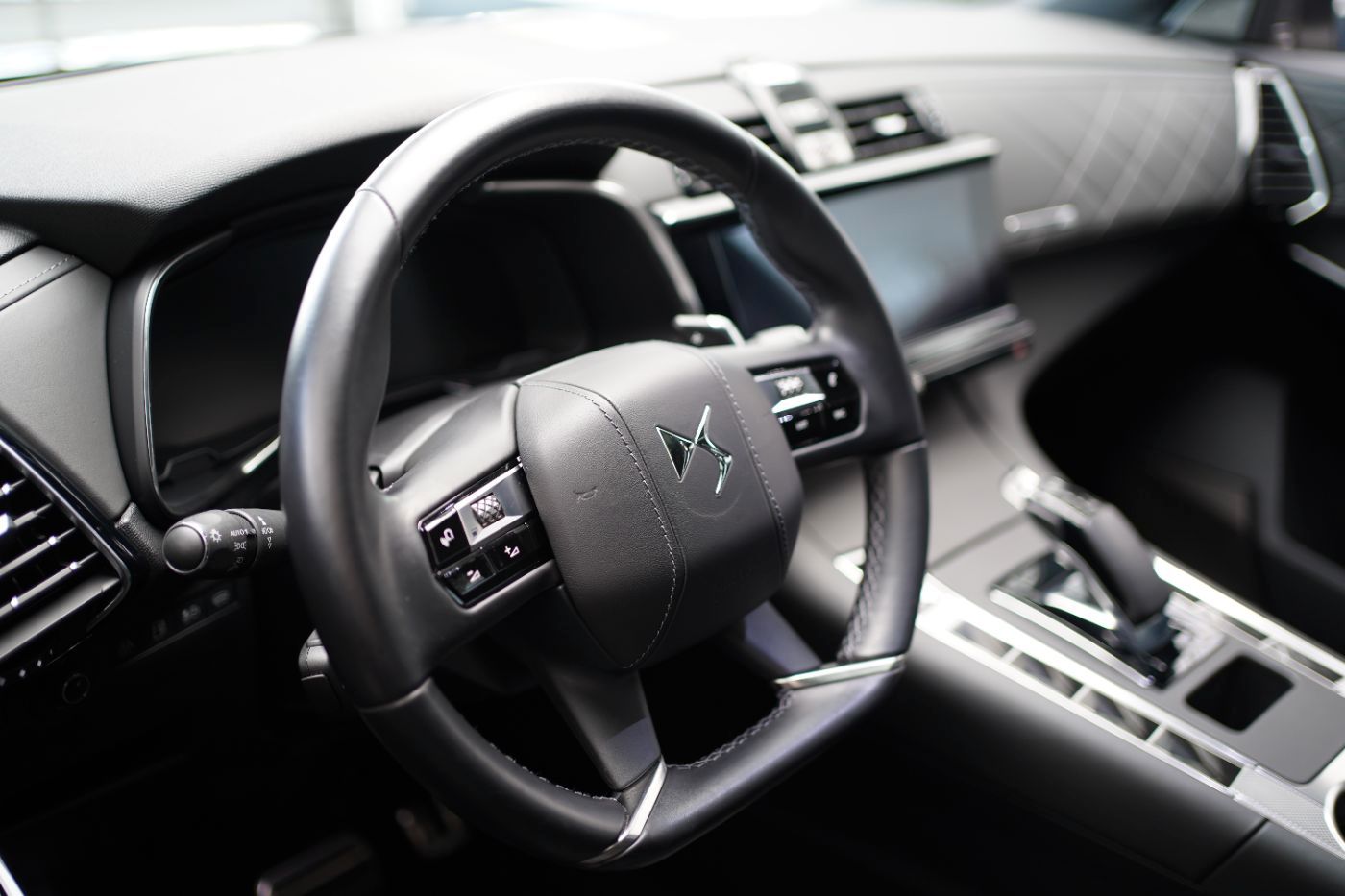 Fahrzeugabbildung DS Automobiles DS7 Crossback E-Tense 225 Rivoli Anhängerkupplun