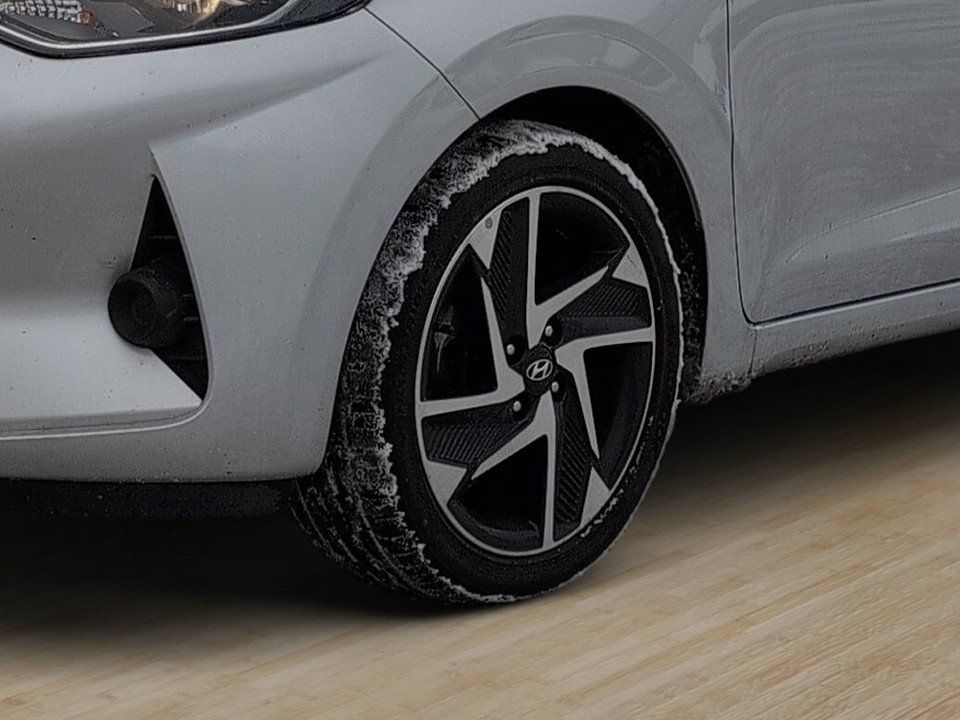 Fahrzeugabbildung Hyundai i10 1.0 EDITION30+ 1HD 2J-GARANTIE 16ALU+NAV+PDC