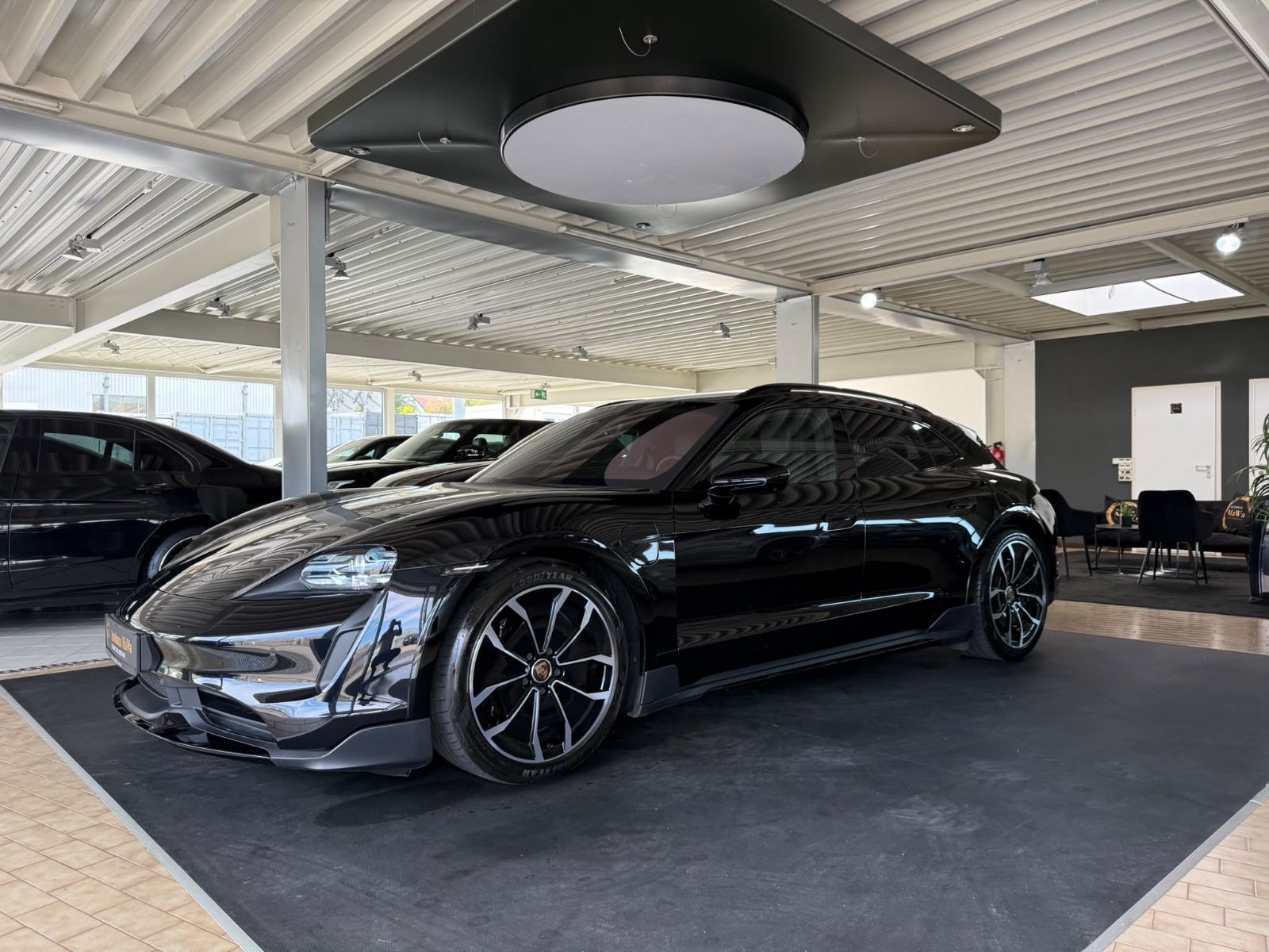 Porsche Taycan Cross Turismo Turbo S imagem 2