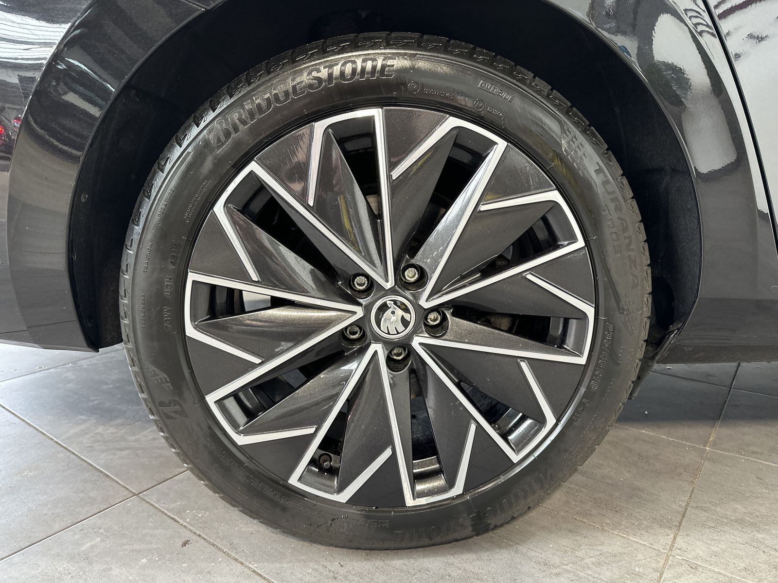 Fahrzeugabbildung SKODA Superb Combi 1.4 TSI DSG L&K iV NAV+LED+360°+VC