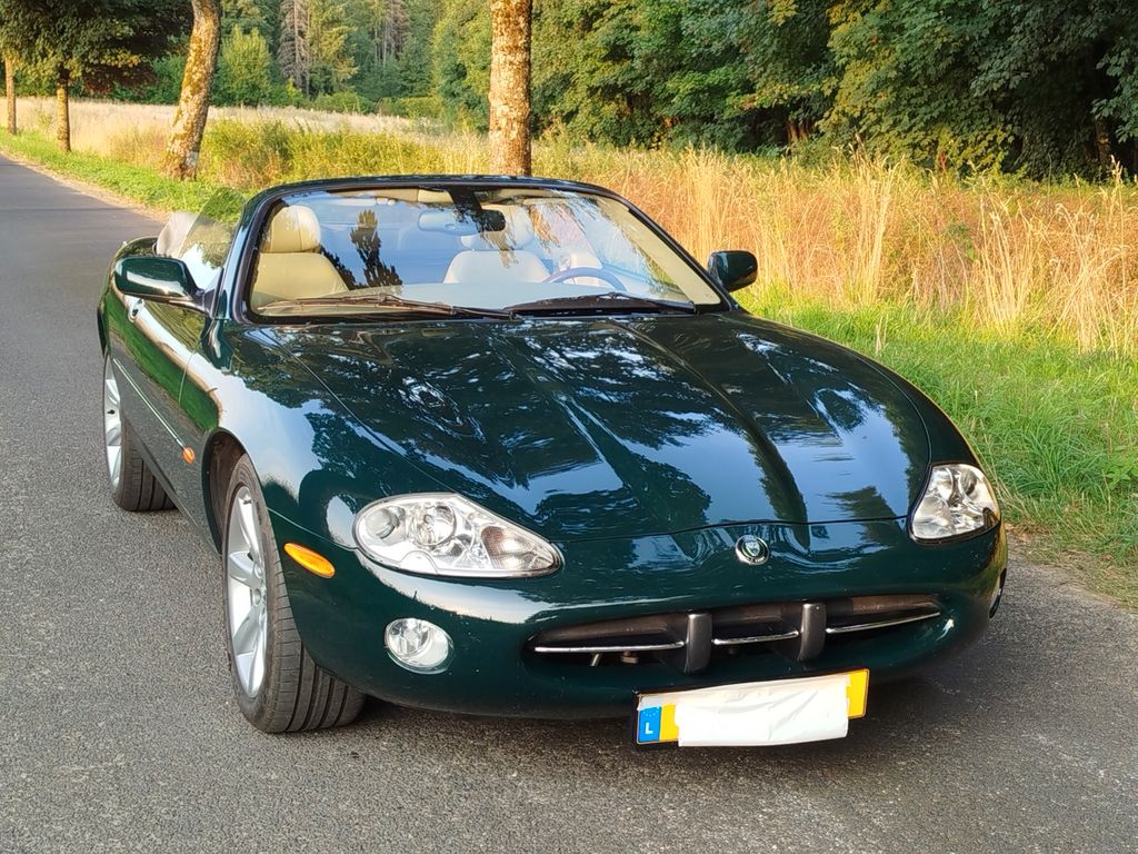 Jaguar XK8