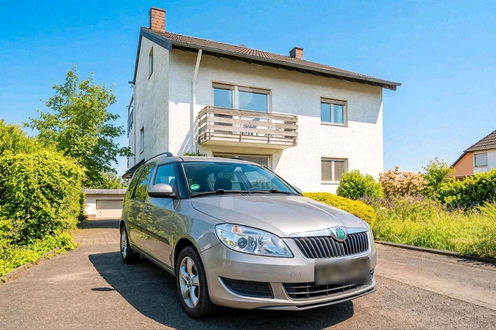 Skoda Roomster 2012 — engine 69 HP (51kW)