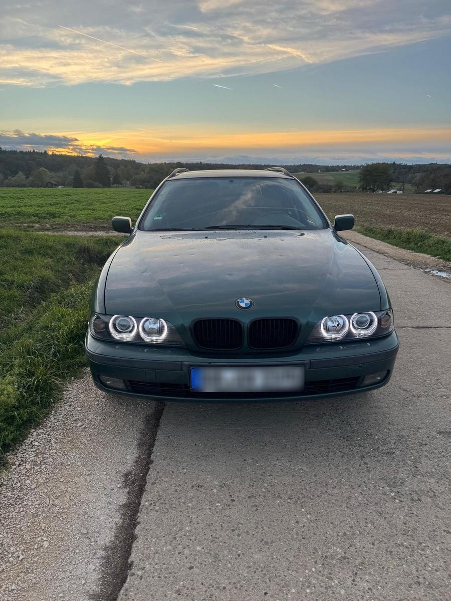 BMW 523