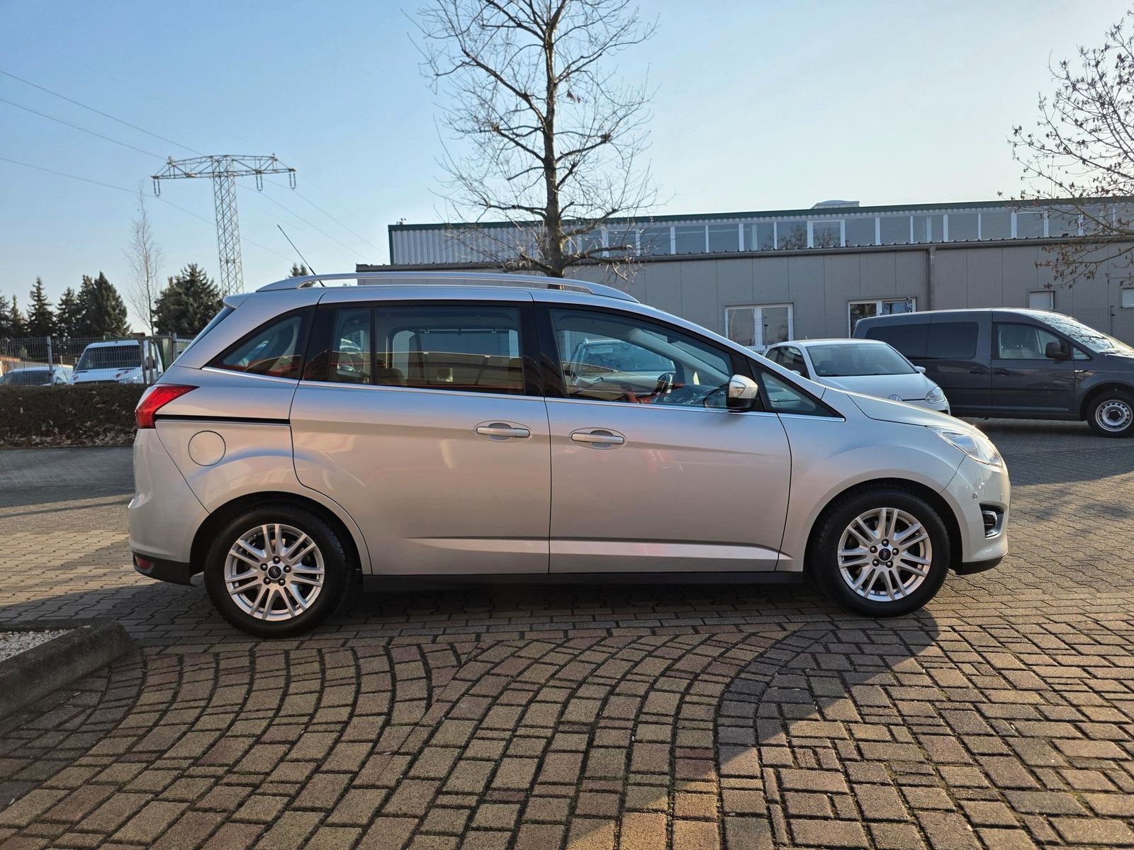 Fahrzeugabbildung Ford Grand C-Max Titanium/Klimaaut/Keyles/Motor klack