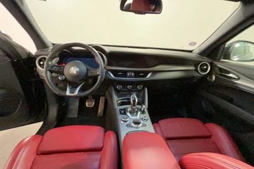 Alfa-Romeo Stelvio - 12