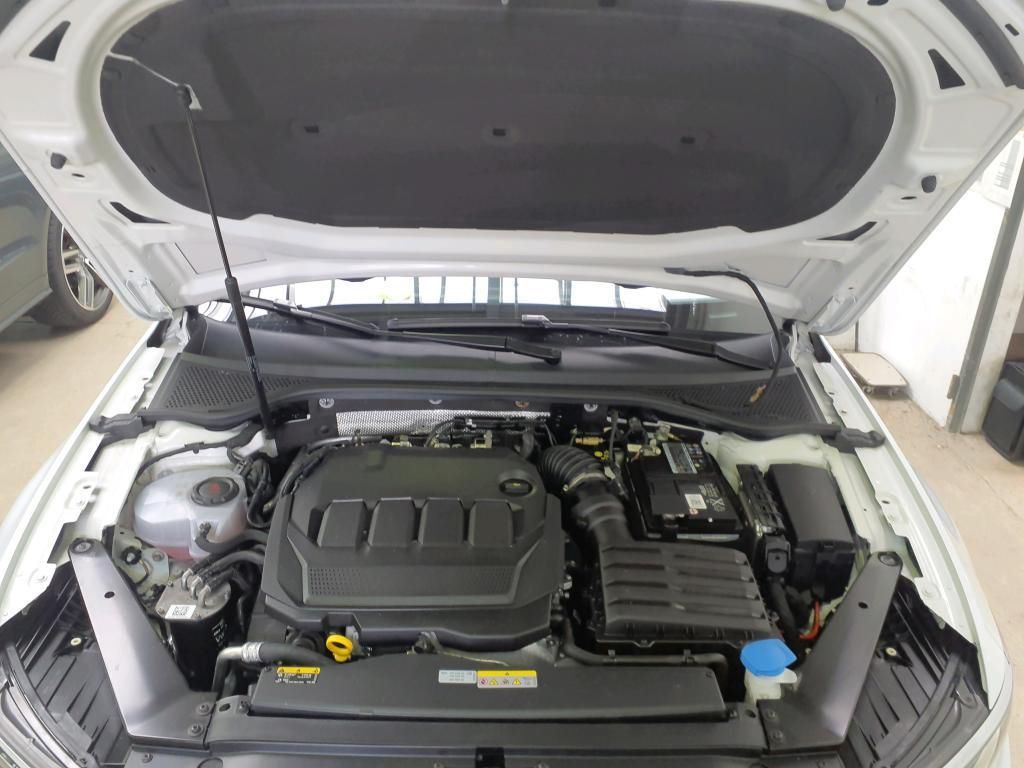 Volkswagen Passat Variant Elegance 2.0 TDI SCR AHK*PDC*RFK