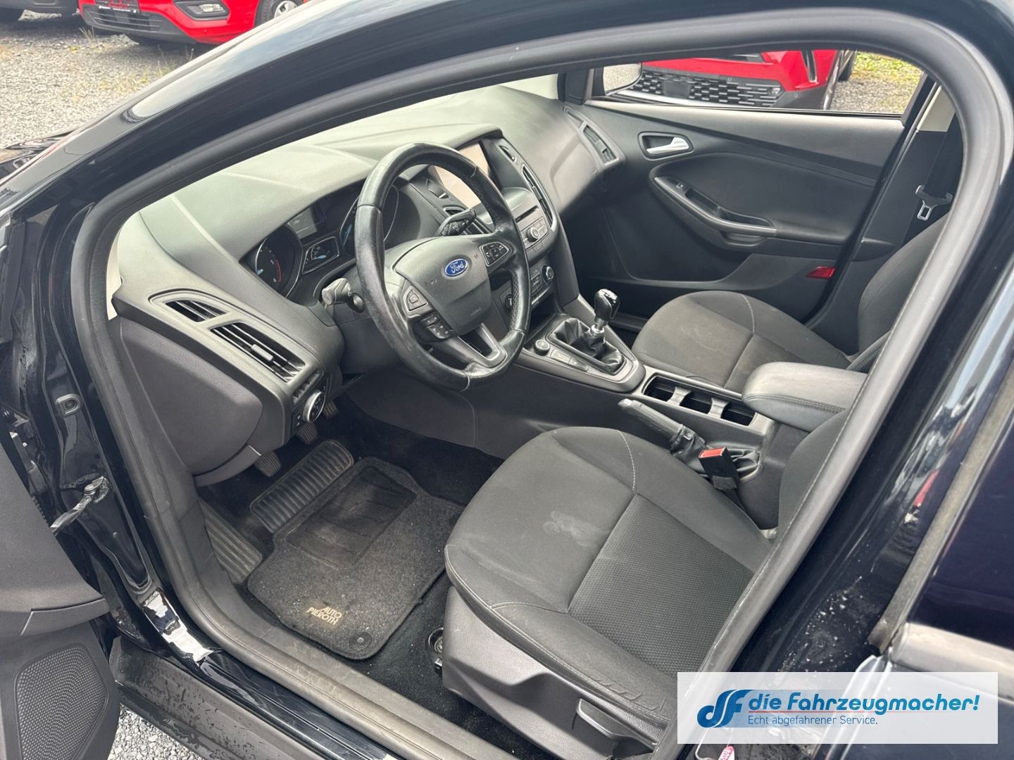 Fahrzeugabbildung Ford Focus Business Navi SHZ LenkradHZG *1502 *EXPORT
