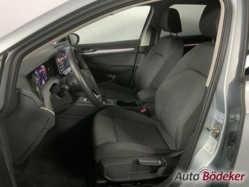 Volkswagen Golf 1.5 eTSI DSG Life Garantie b.12.3.30  Navi