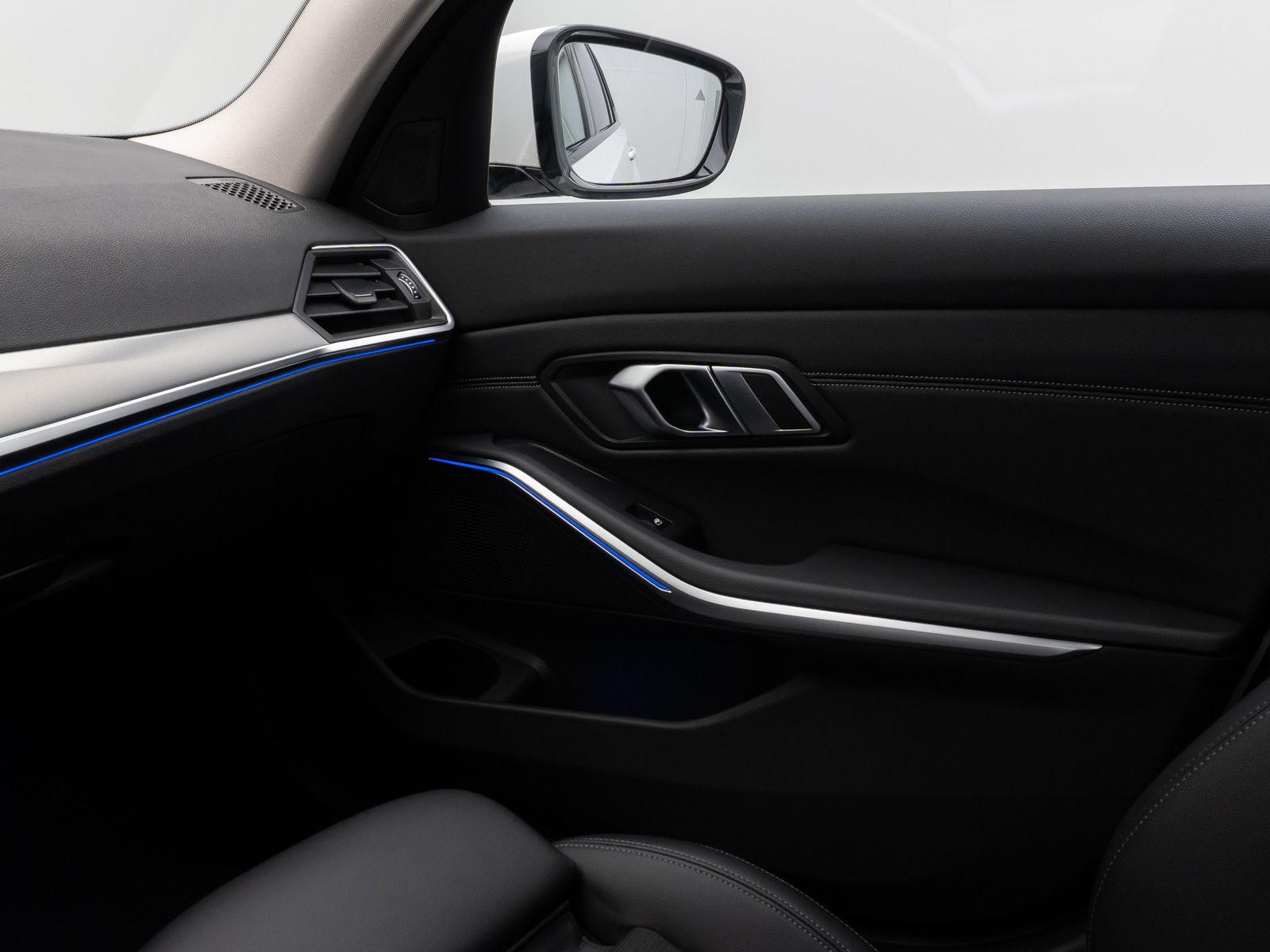 Fahrzeugabbildung BMW 320d Sport Line Kamera DAB HiFi DrivAssist Alarm