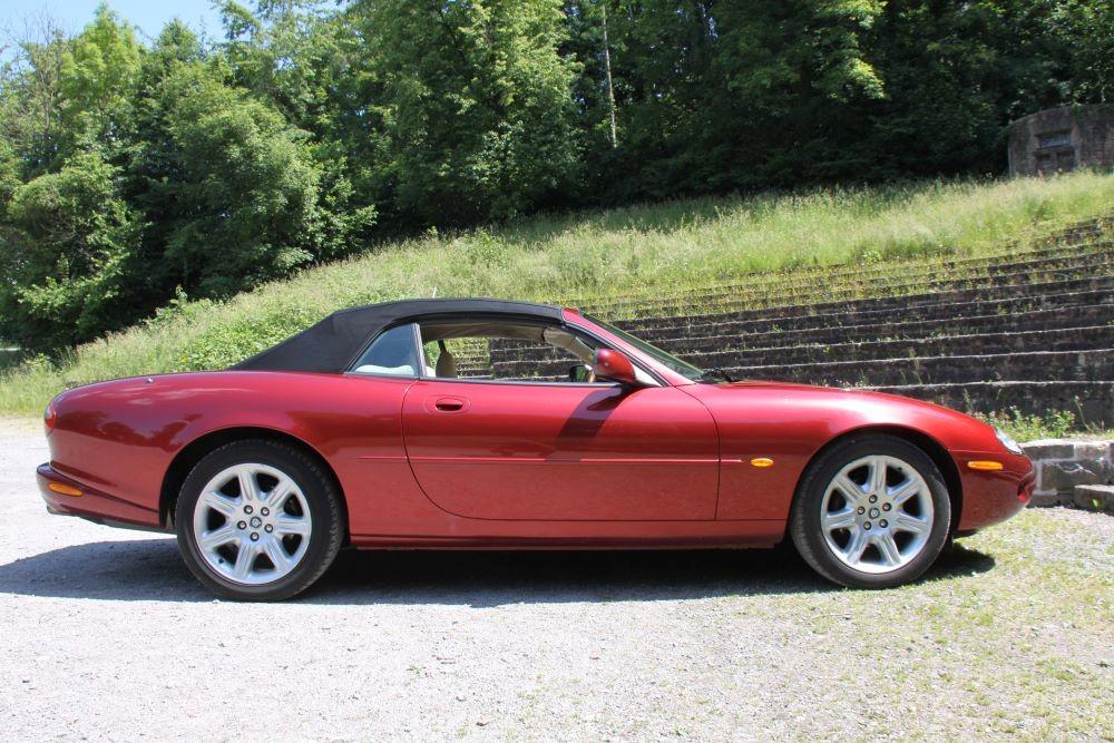 Jaguar XK8
