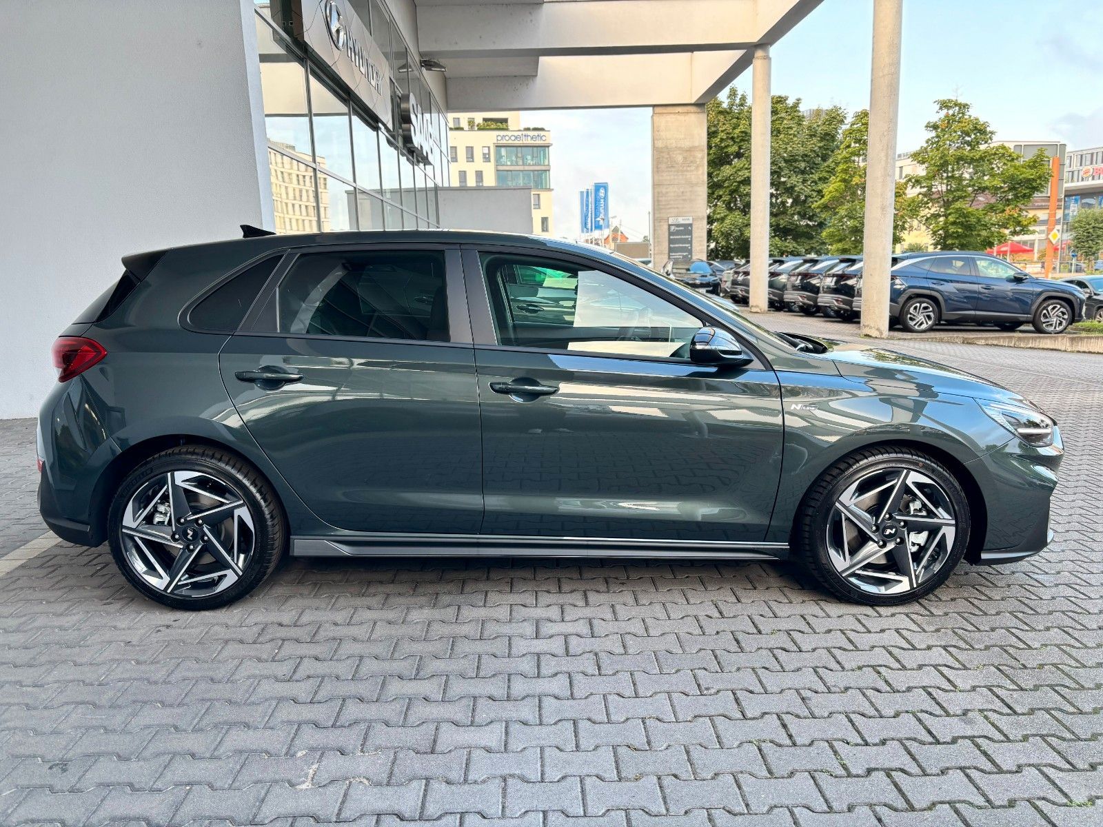 Fahrzeugabbildung Hyundai i30 1.5 T-GDI N Line Kamera,LED,Navi,Pano,SHZ,SD