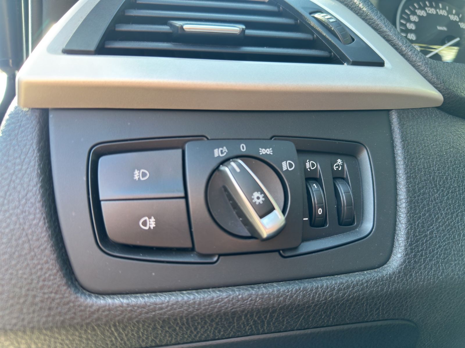 Fahrzeugabbildung BMW 316i Touring/Sitzheiz./Klimaauto./PDC/Tempomat