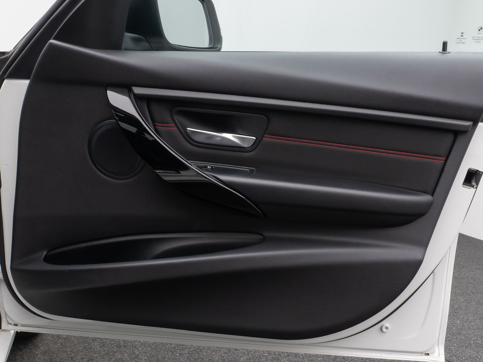 Fahrzeugabbildung BMW 320d Sport Line Xenon NaviPro HUD PDC FernlichtA