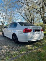 BMW 320i E90 - BMW 320: E90 320i