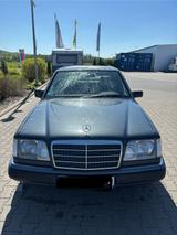 Mercedes-Benz 200 - Mercedes-Benz 200 aus 1993