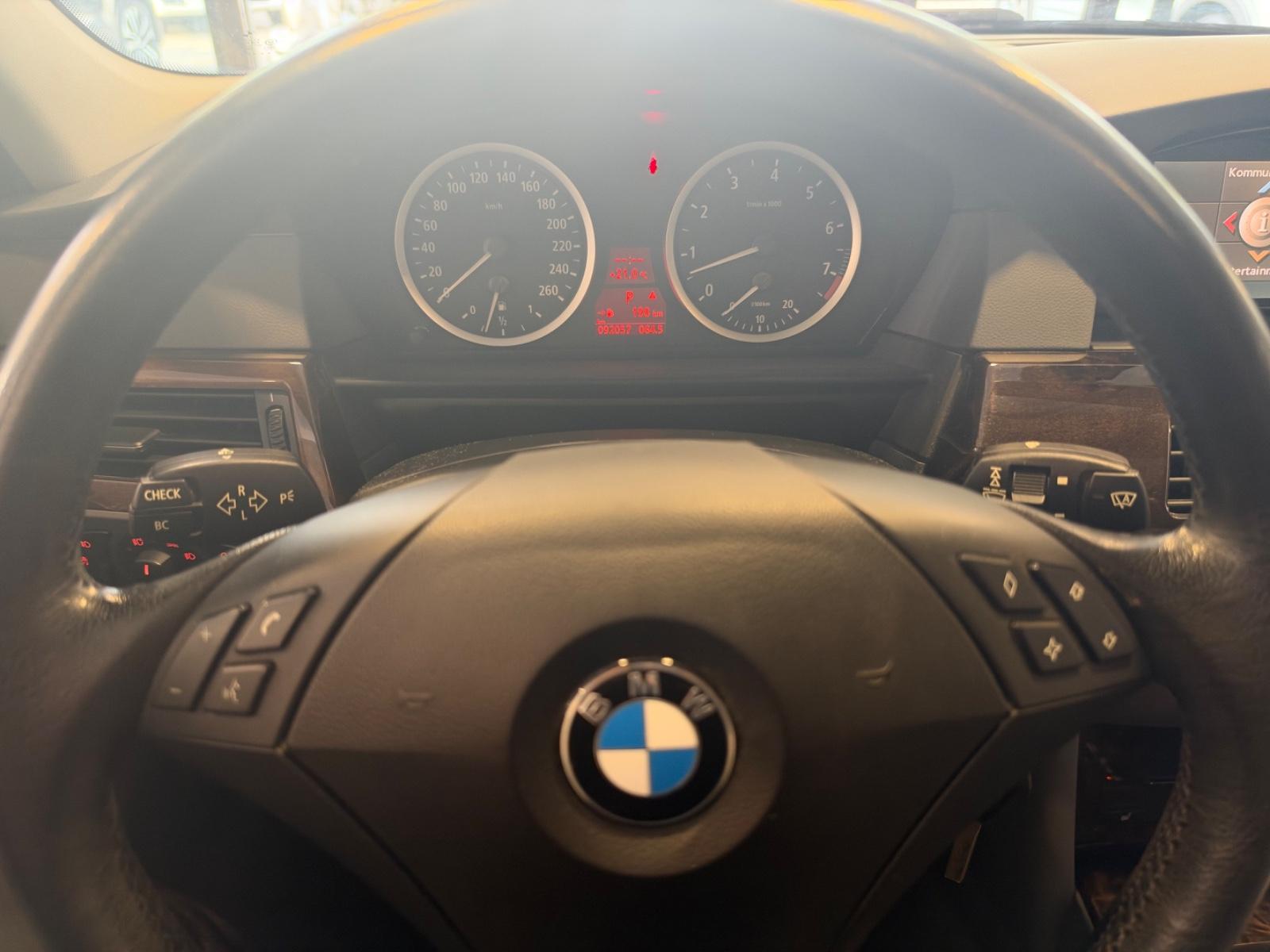 BMW 525i E60 2.5 218 ch • BVA • Cuir Dakota • Toit Ouvrant • PDC