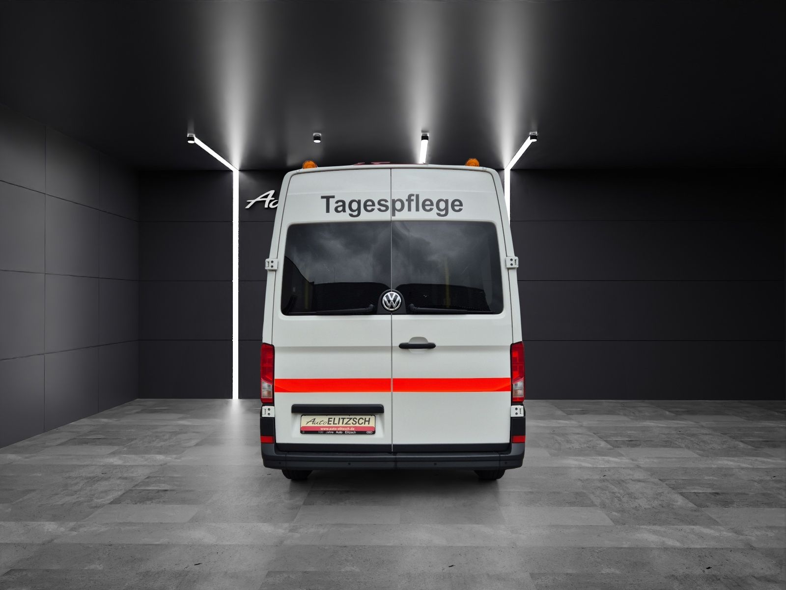 Fahrzeugabbildung Volkswagen Crafter 35 MR HD 4Mo 9-Si Rollstuhllift Trittstu
