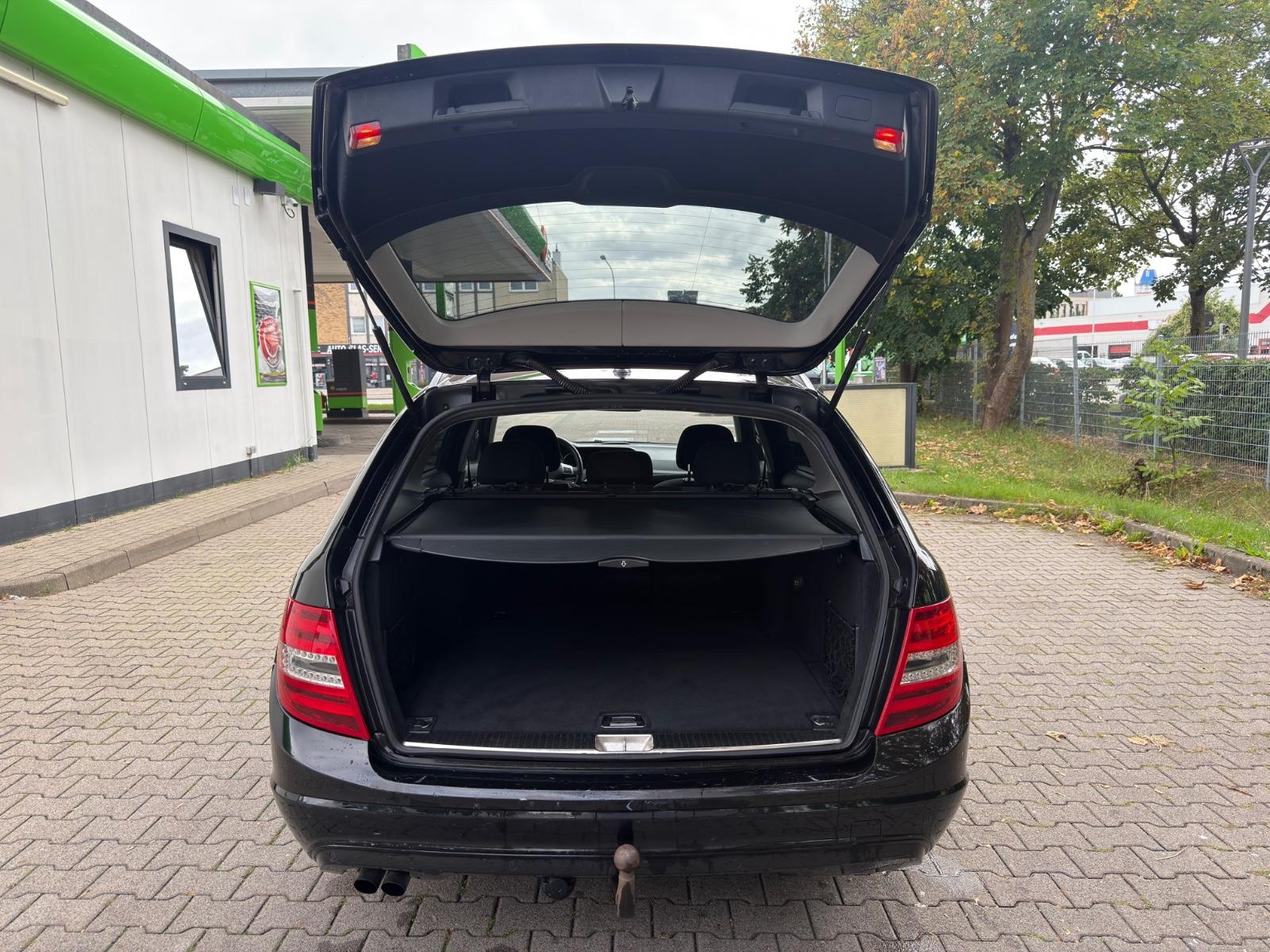 Mercedes-Benz C200 2012 — photo 12