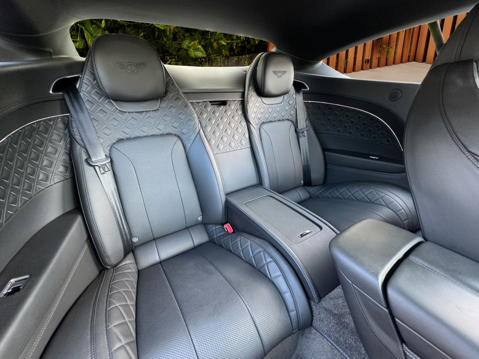 Fahrzeugabbildung Bentley 4.0*V8*Mulliner*Blackline*22"*HuD*ACC*Night Vis*