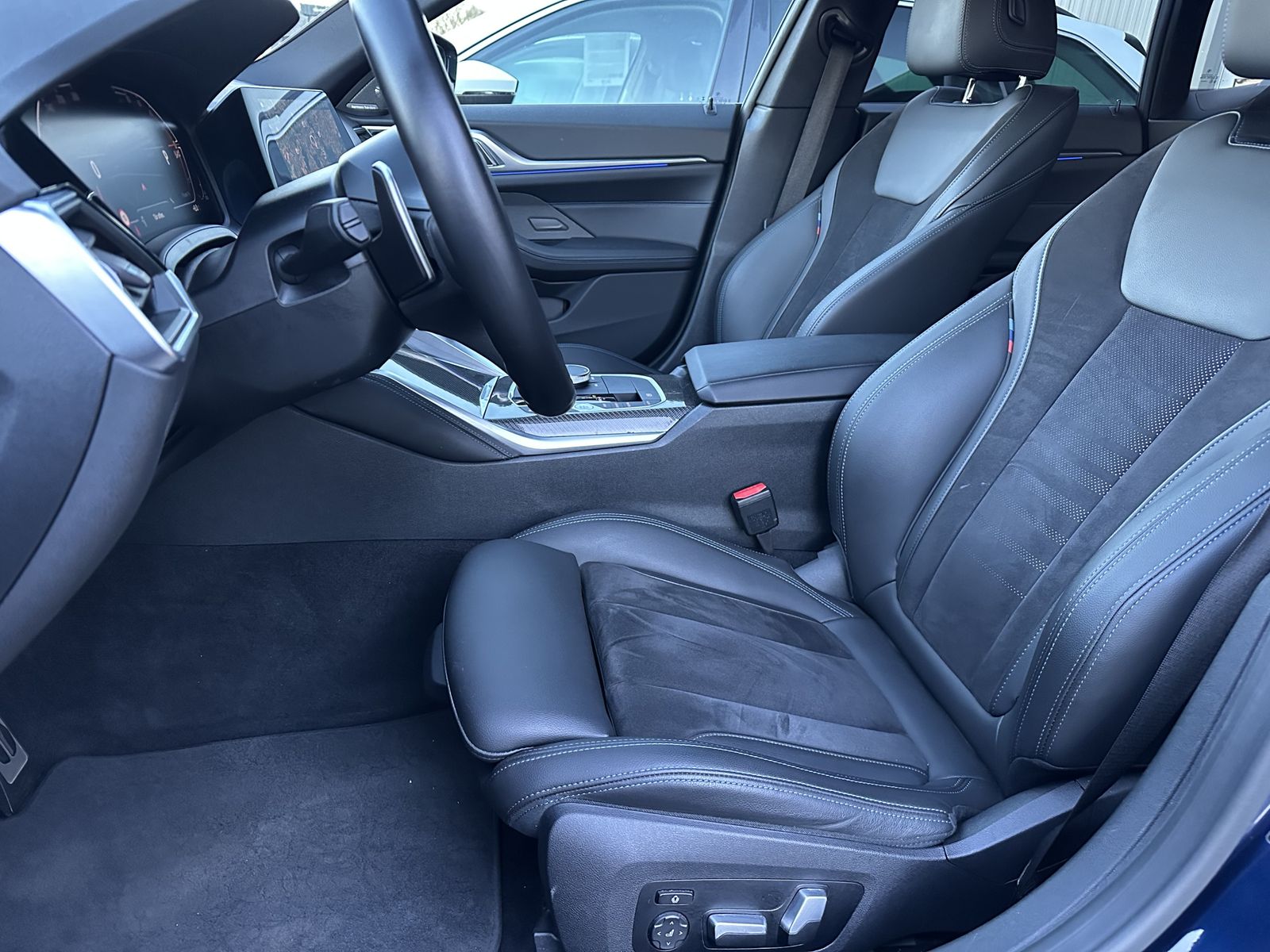 Fahrzeugabbildung BMW 420d Gran Coupé M-Sport NAV+LED+AHK+ACC+H&K+18ZO