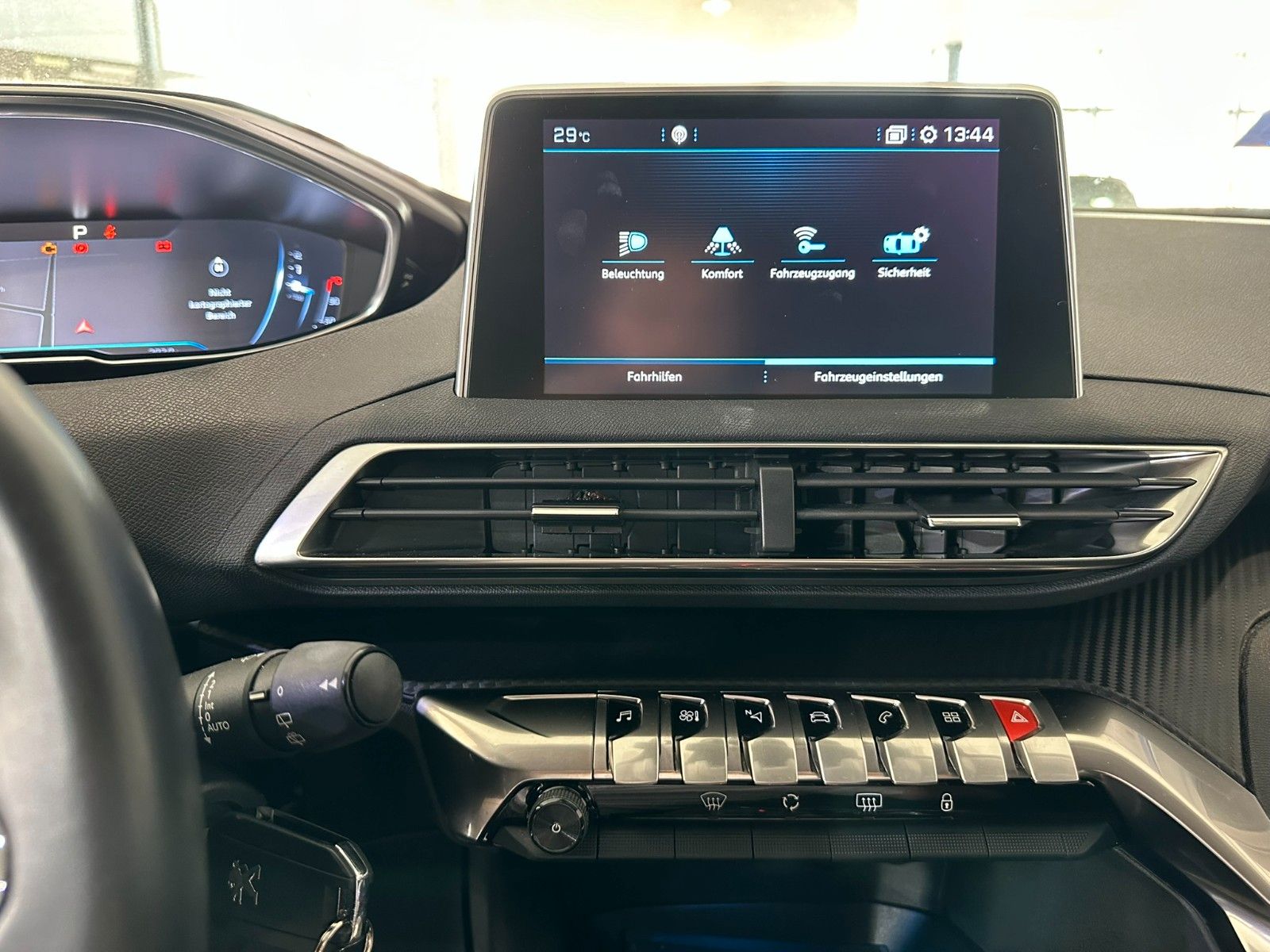 Fahrzeugabbildung Peugeot 5008 Active Busines 1.2 VIRTUAL/NAVI/PDC+CAM/LED