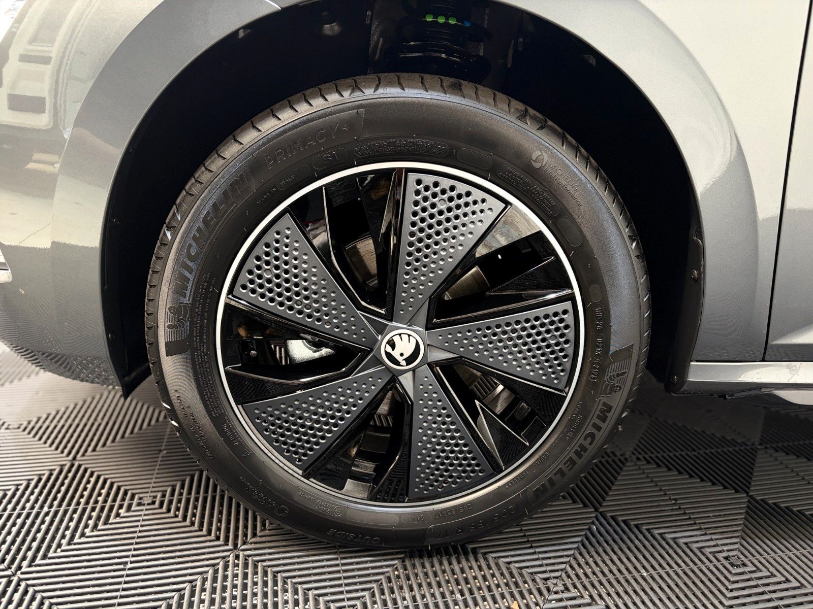 Fahrzeugabbildung SKODA Kamiq Monte Carlo / AHK / Matrix