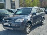 Chevrolet Captiva 2.4 LT 4WD 7-Sitzer - Chevrolet Captiva in Dresden