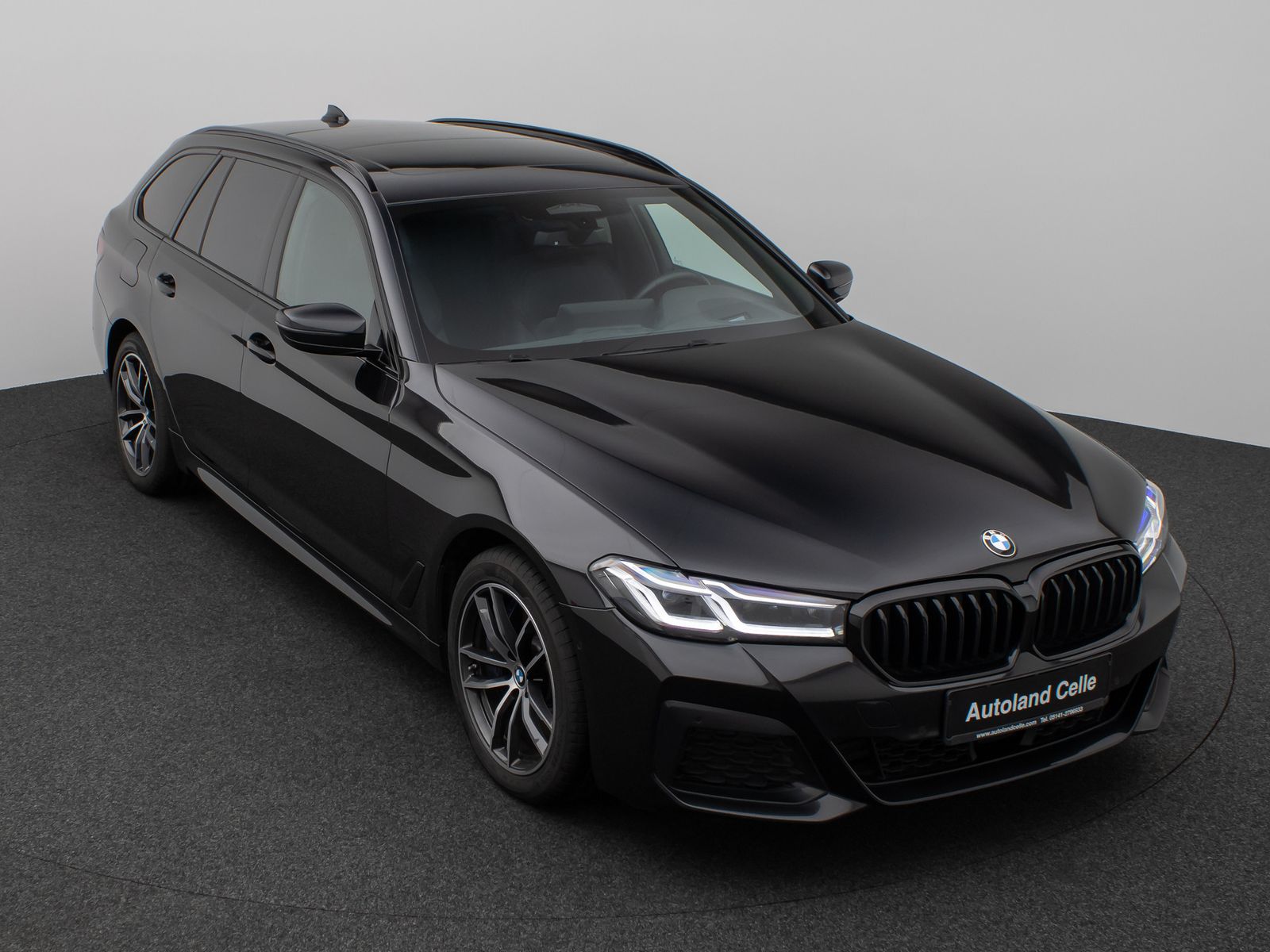 Fahrzeugabbildung BMW 540d xD M Sport Panorama Kamera Laser HUD AHK