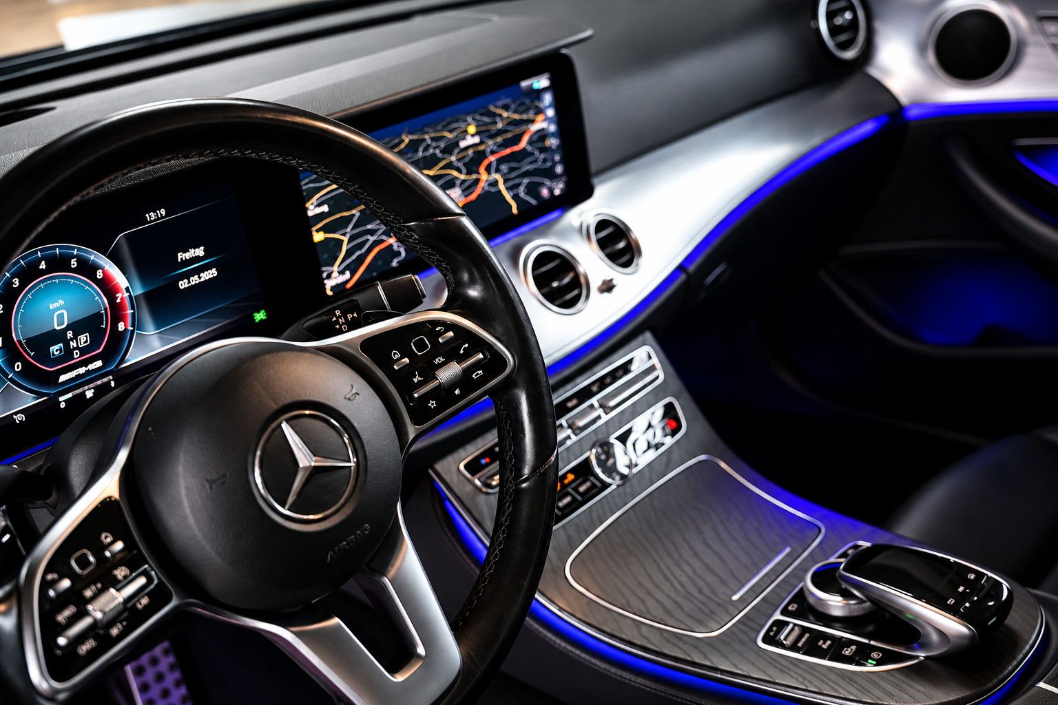 Fahrzeugabbildung Mercedes-Benz E 220 E 220 d Avantgarde *Pano*Ambiente*Widescre