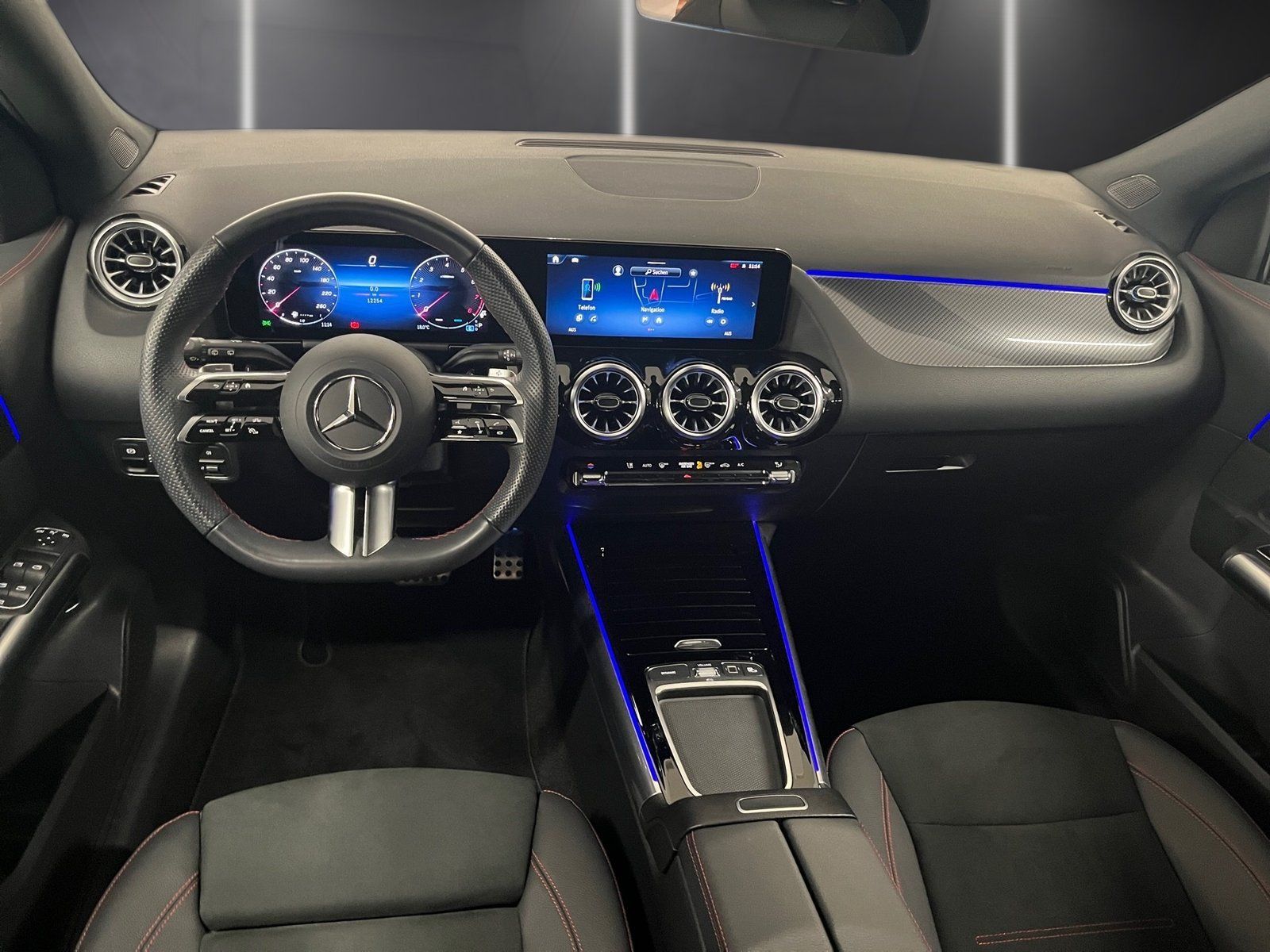 Fahrzeugabbildung Mercedes-Benz GLA 200 AMG*LED*Totwinkel*Kamera*Easy-Pack*MBUX*