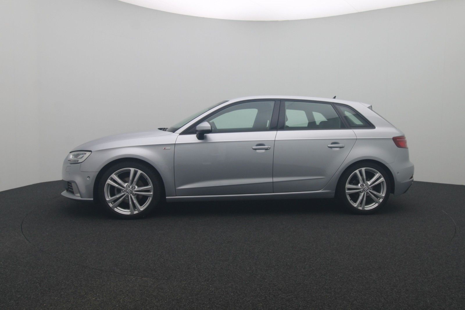 Fahrzeugabbildung Audi A3 Sportback 35 TFSI Sport S-Line