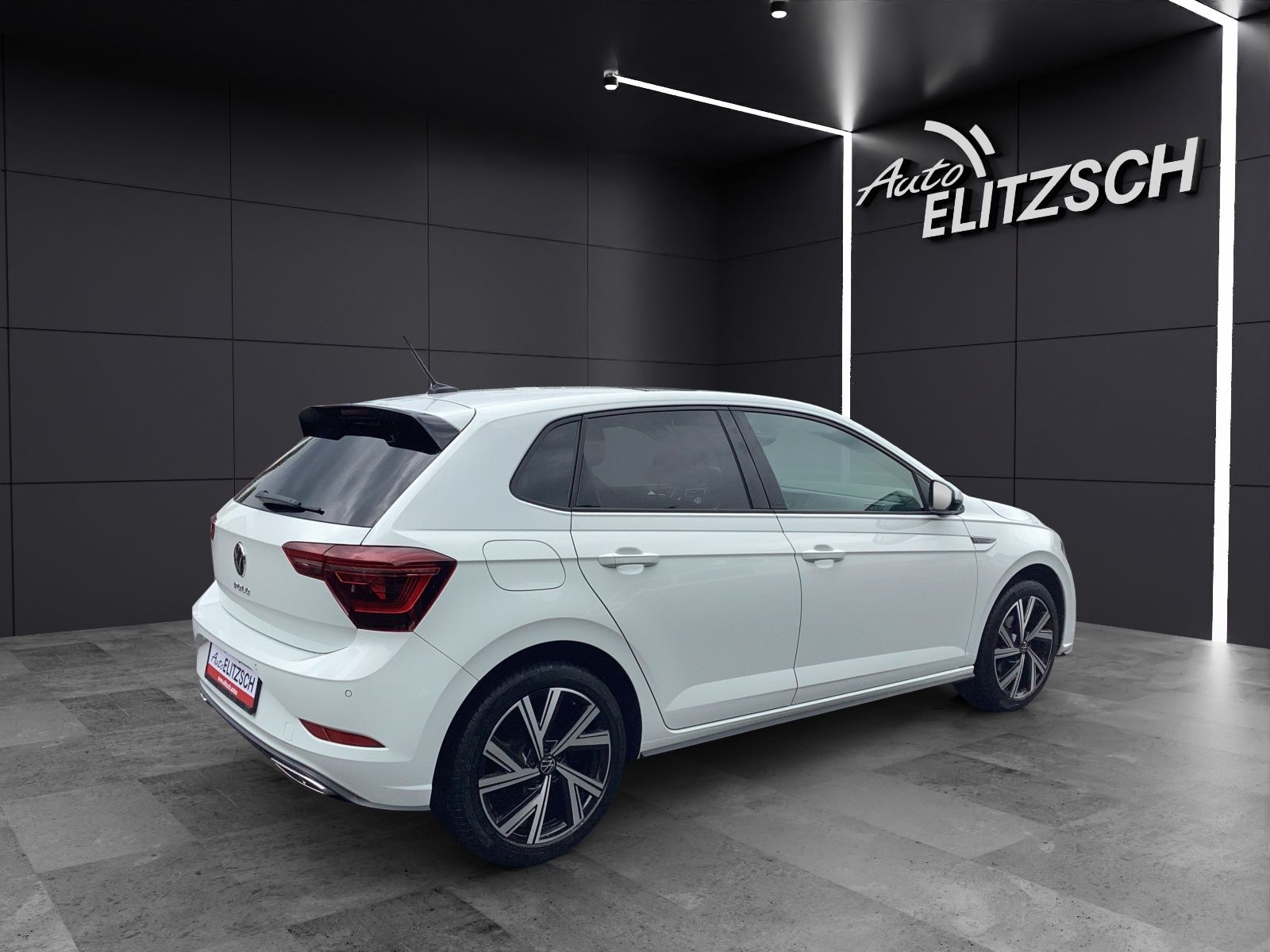 Fahrzeugabbildung Volkswagen Polo R-Line DSG MATRIX RFK PANO
