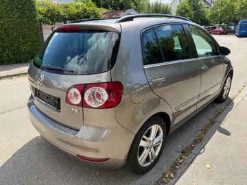 Volkswagen Golf - 8