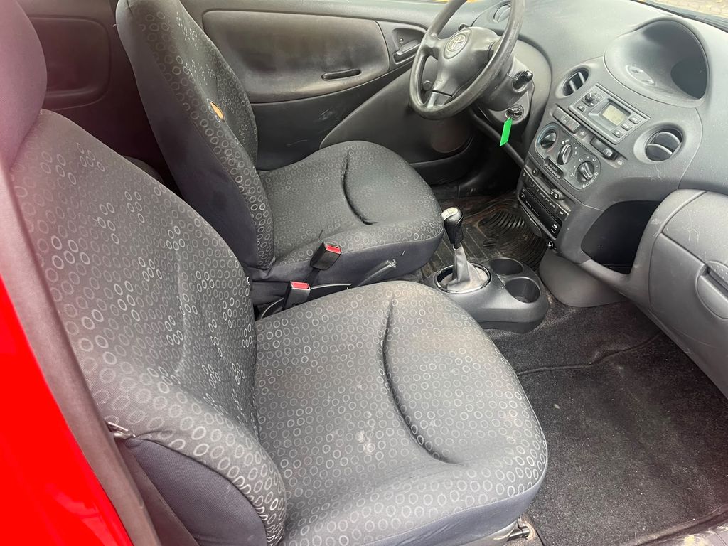 Toyota Yaris 1.0 - Bild 6