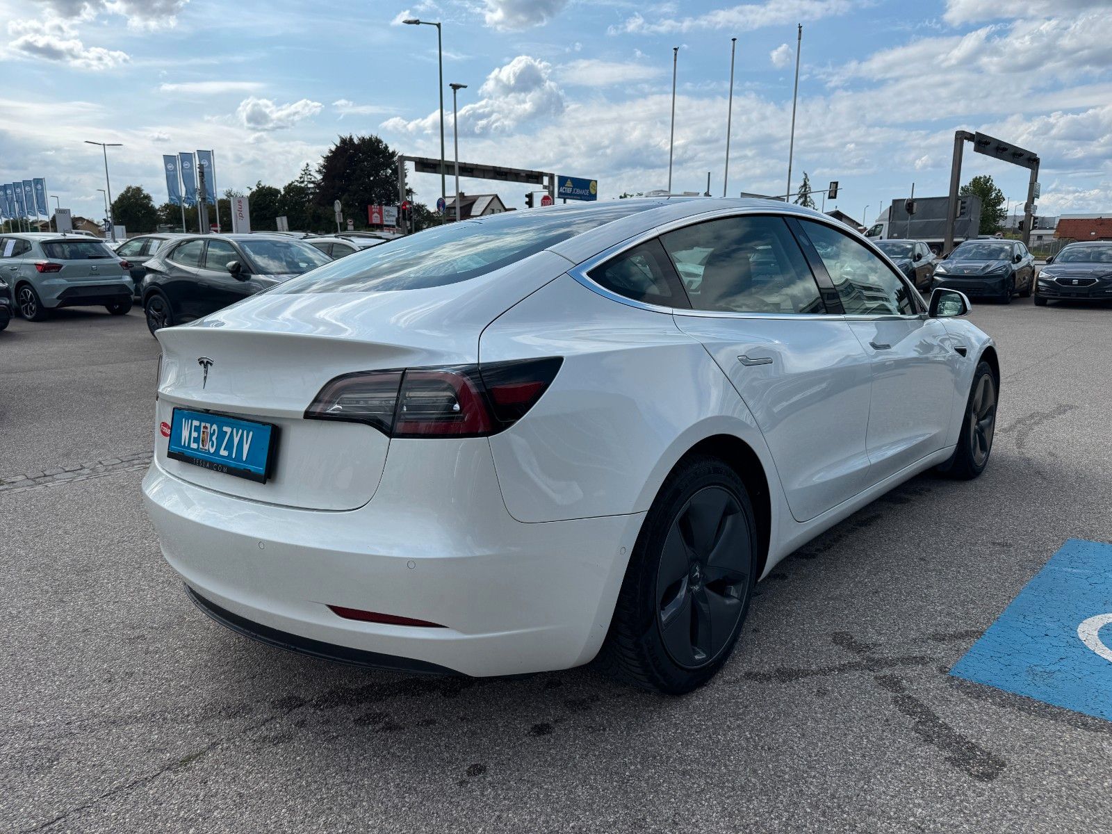 Tesla Model 3 Standard Range Plus RWD Netto € 15.575,- imagem 2