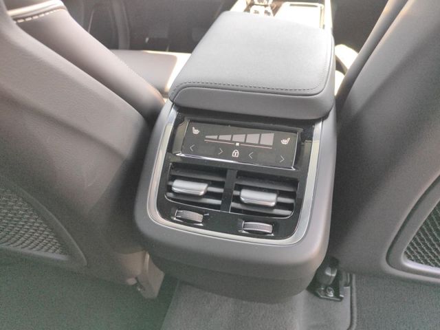 VOLVO XC 60 (Bild 28 von Array)