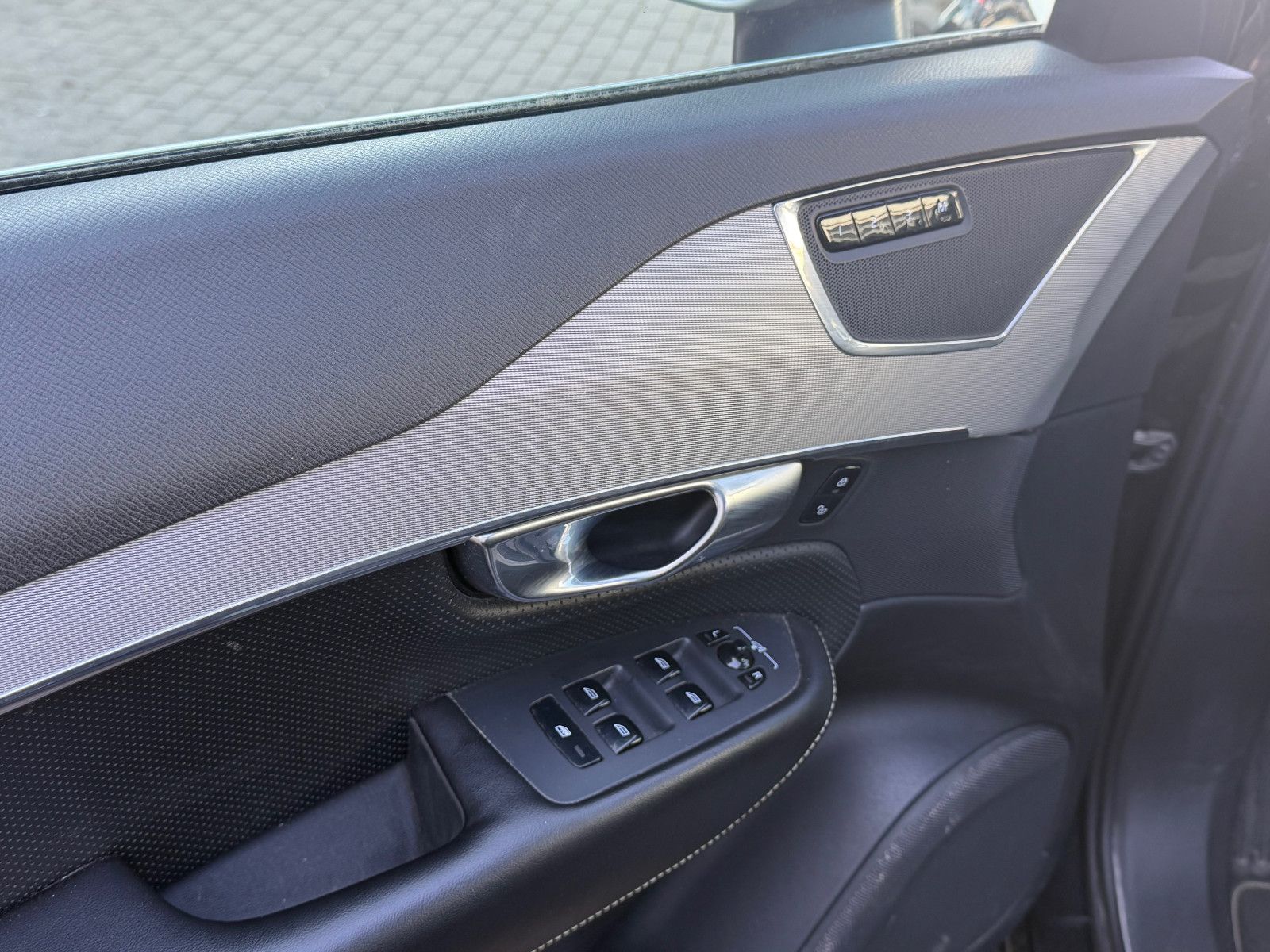 Fahrzeugabbildung Volvo XC90 D5 R Design AWD*LUFT*PANO*STHZ*7Si*MIETKAUF