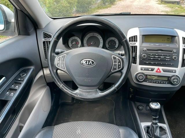 Kia cee'd 2009 — photo 14