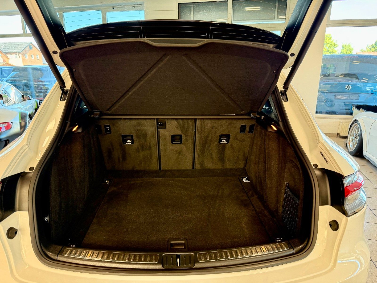 Fahrzeugabbildung Porsche Macan PDK ACC/ Kamera/ Standheizung