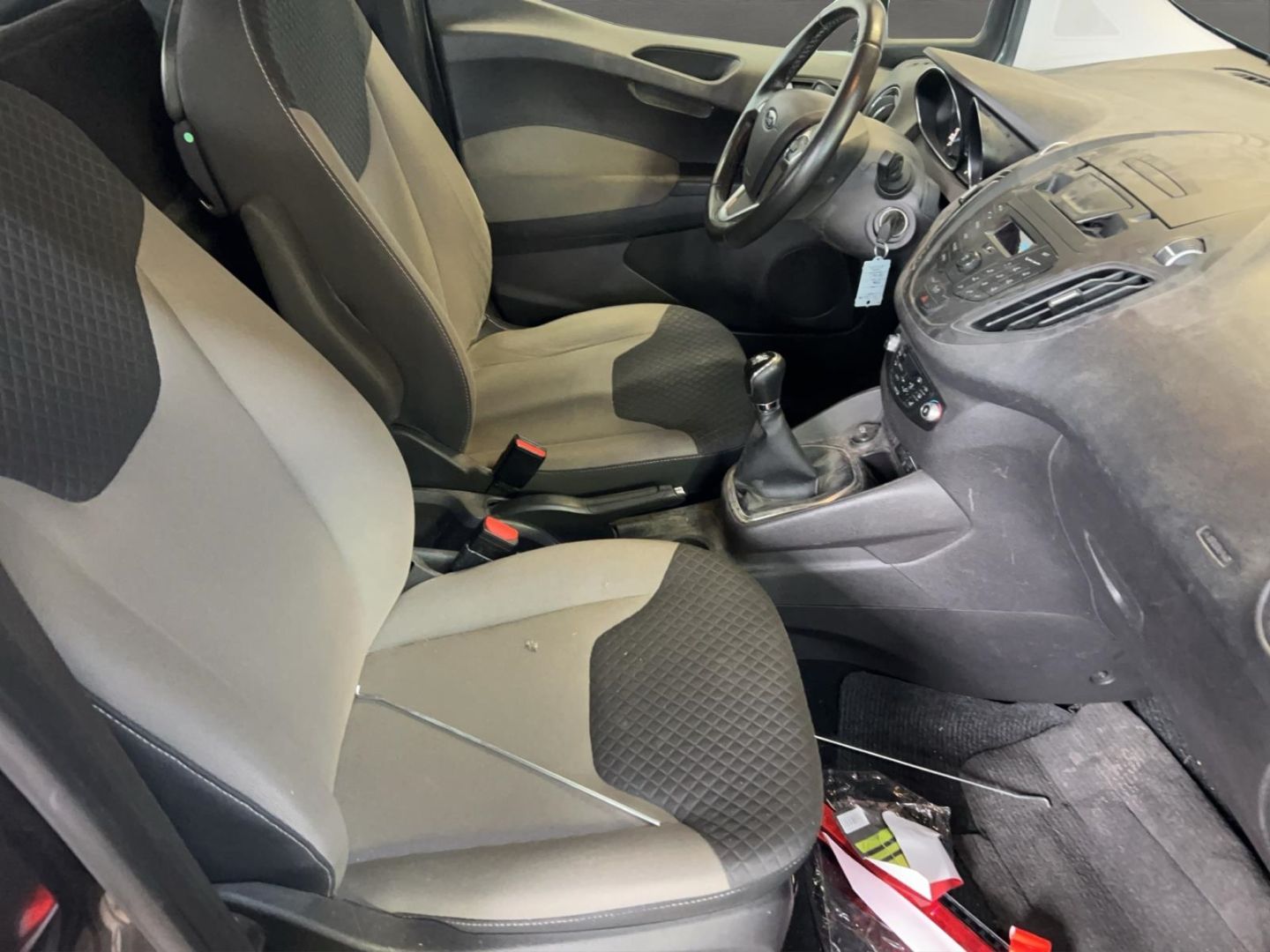 Fahrzeugabbildung Ford Tourneo Courier Titanium MOTORSCHADEN