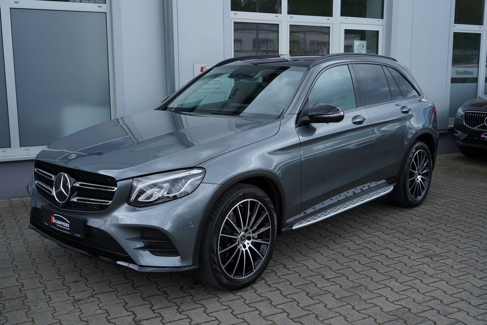 Fahrzeugabbildung Mercedes-Benz GLC 350 d 4Matic AMG COMAND|AHK|360°|LED|PANO