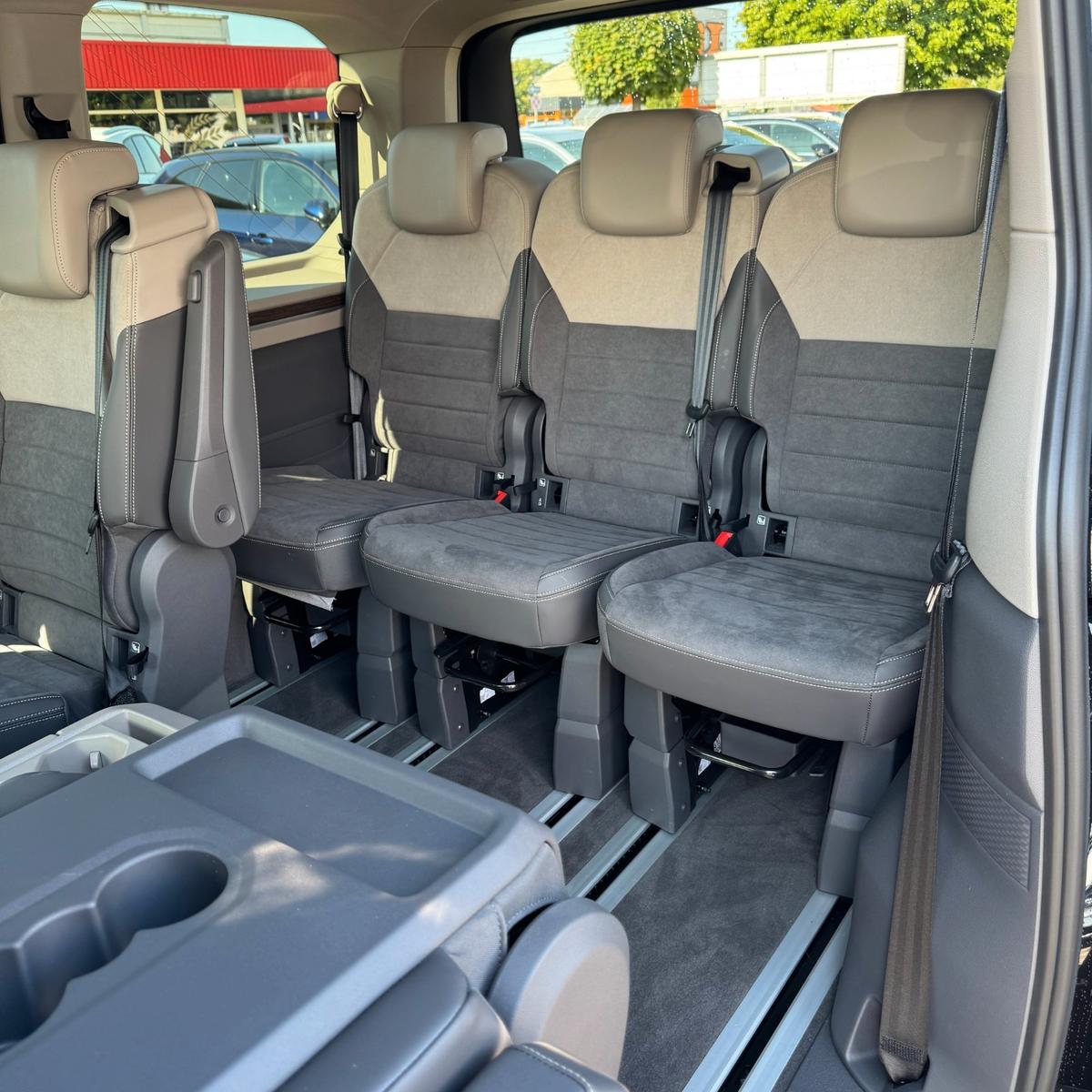 Volkswagen T7 Multivan 2.0 TDI Style