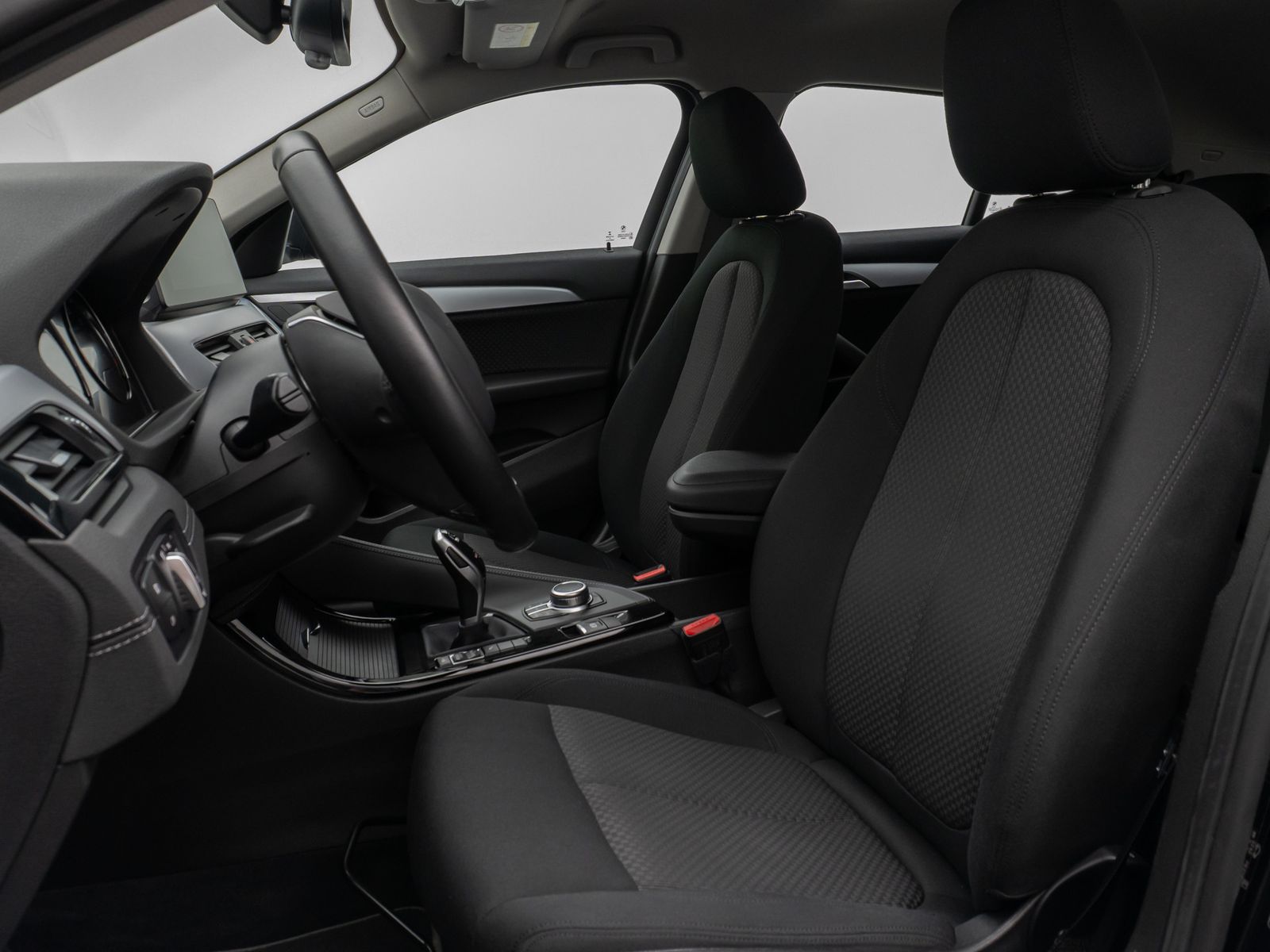 Fahrzeugabbildung BMW X2 sD20i HUD DAB Navi+Parkassist DrivAssis Alarm