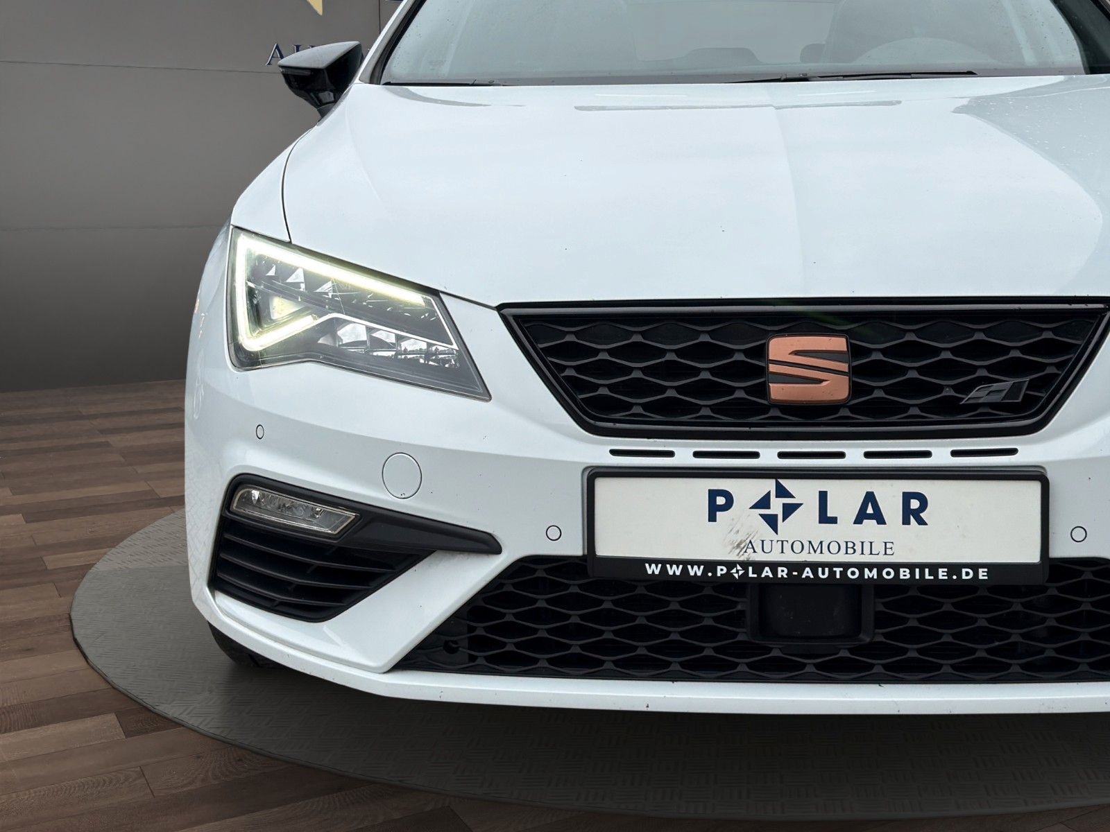 Fahrzeugabbildung SEAT LeonST Cupra*Pano*ACC*Soundsystem*Carplay*Allrad