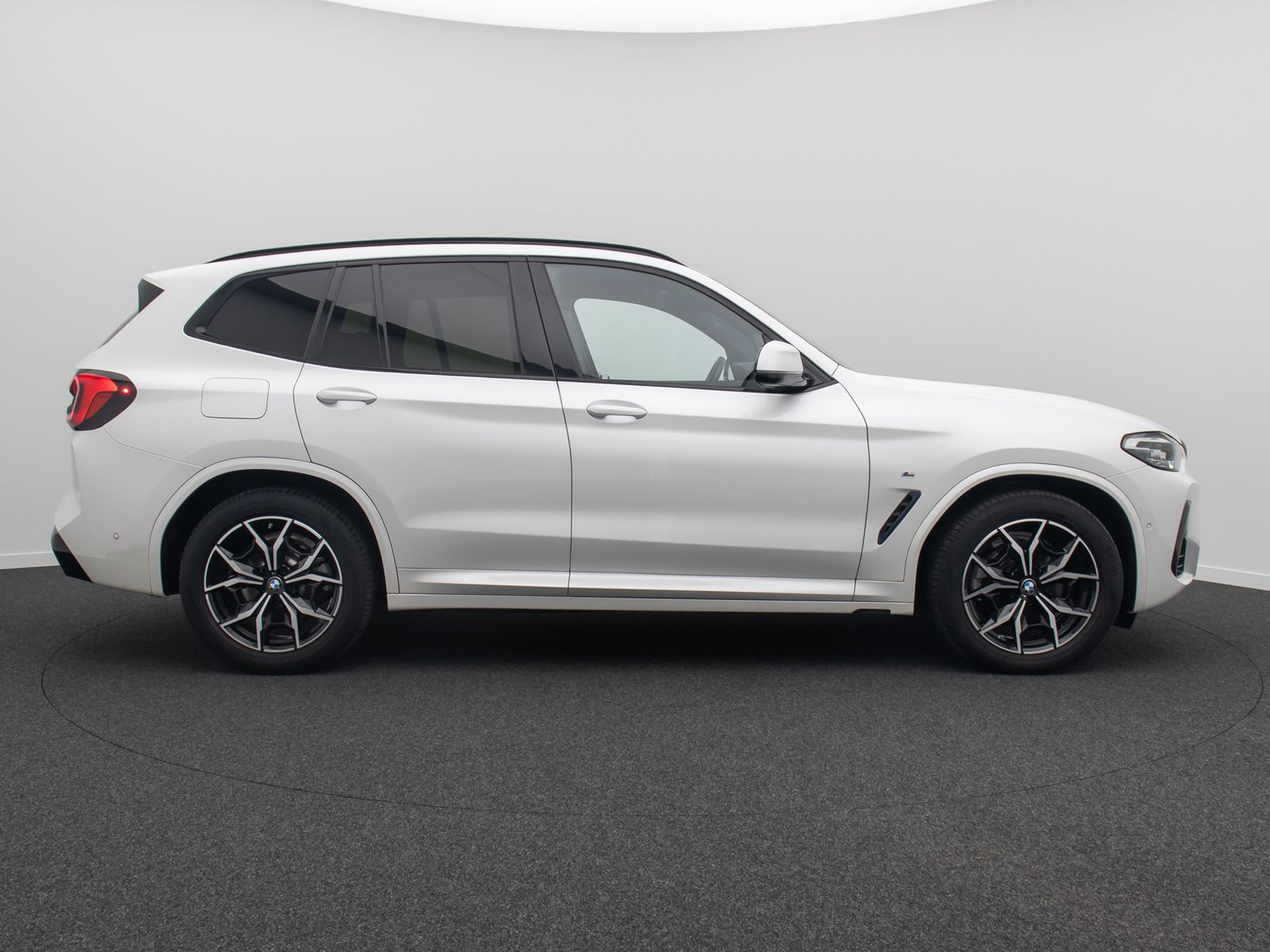 Fahrzeugabbildung BMW X3 xD20d M Sport DAB Kamera AHK HiFi Alarm 19Zol