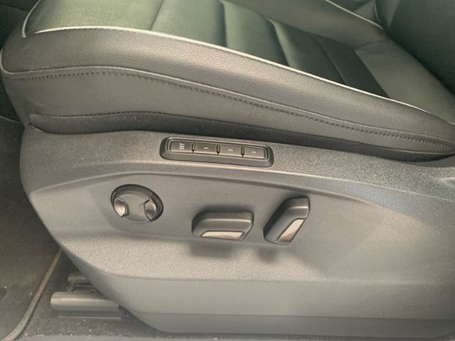 Fahrzeugabbildung Volkswagen Tiguan 2,0 l TDI ELEGANCE NAVI IQ-LIGHT LEDER AC