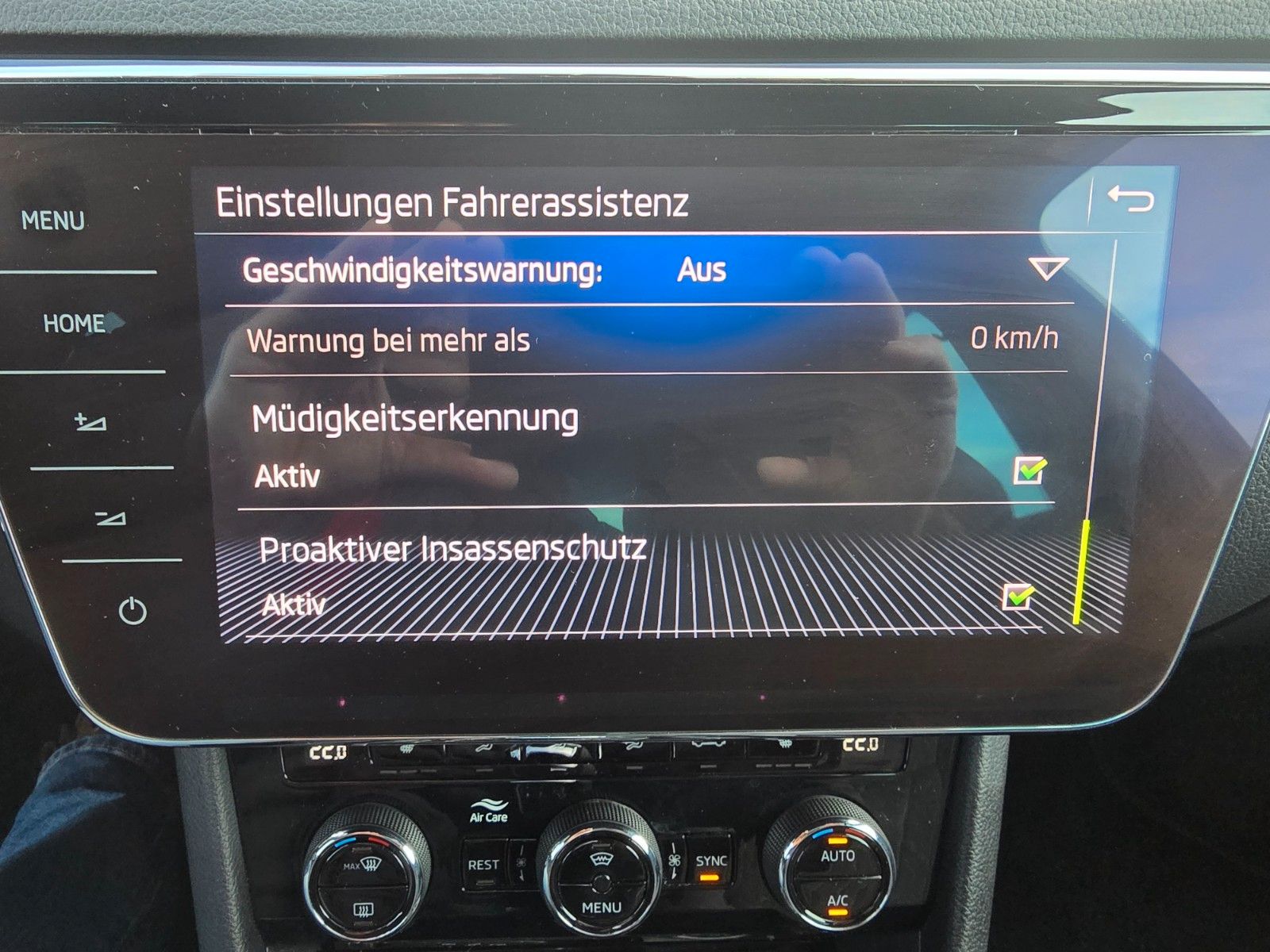 Skoda Superb Combi Sportline 4x4 LED ACC 4xSHZ foto 15