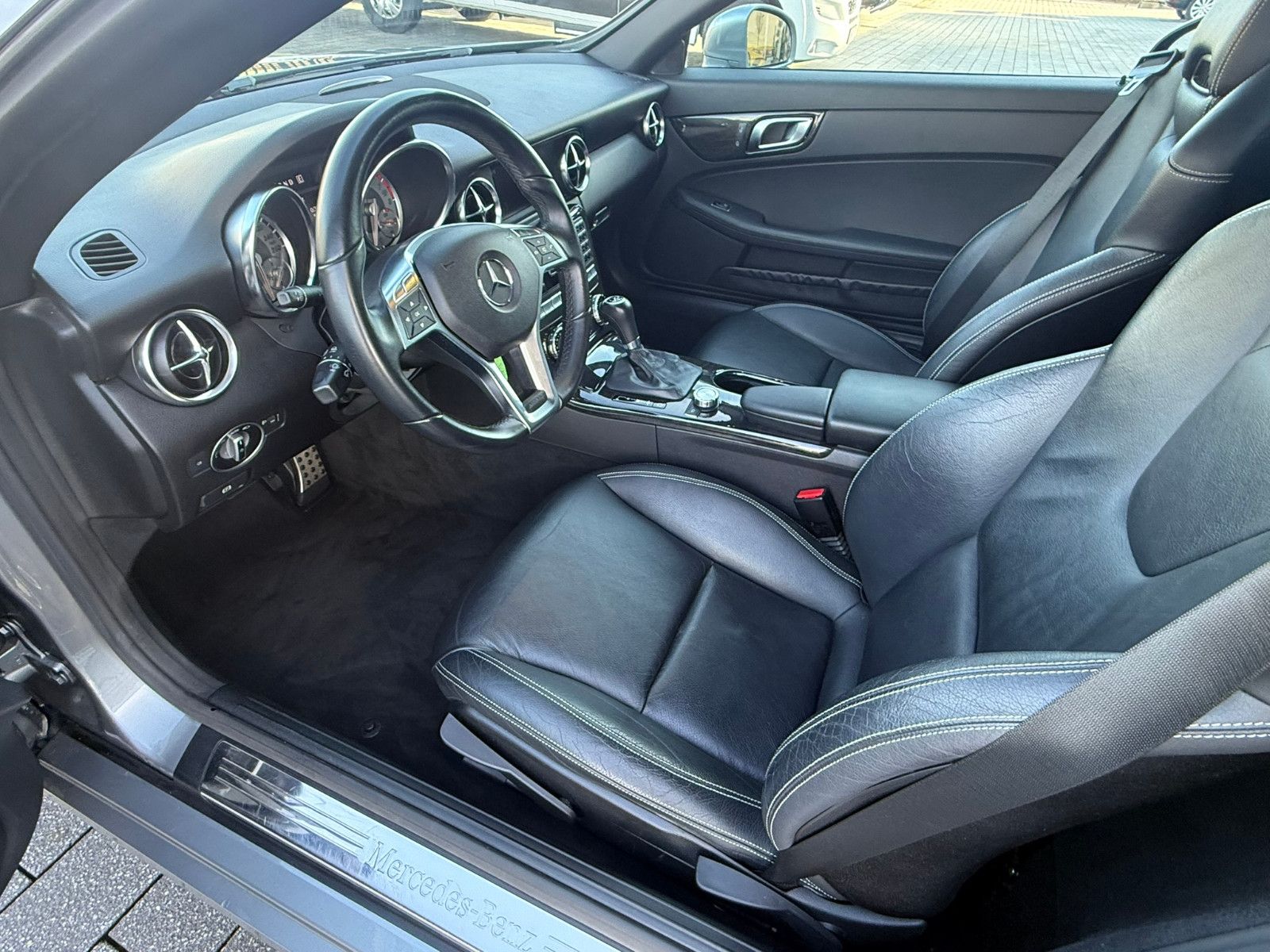 Fahrzeugabbildung Mercedes-Benz SLK 200 SLK Roadster  BlueEfficiency Edition 1
