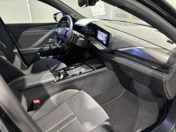 Fotografie 5 des Opel Astra Sports Tourer 1.2 Turbo Automatik GS