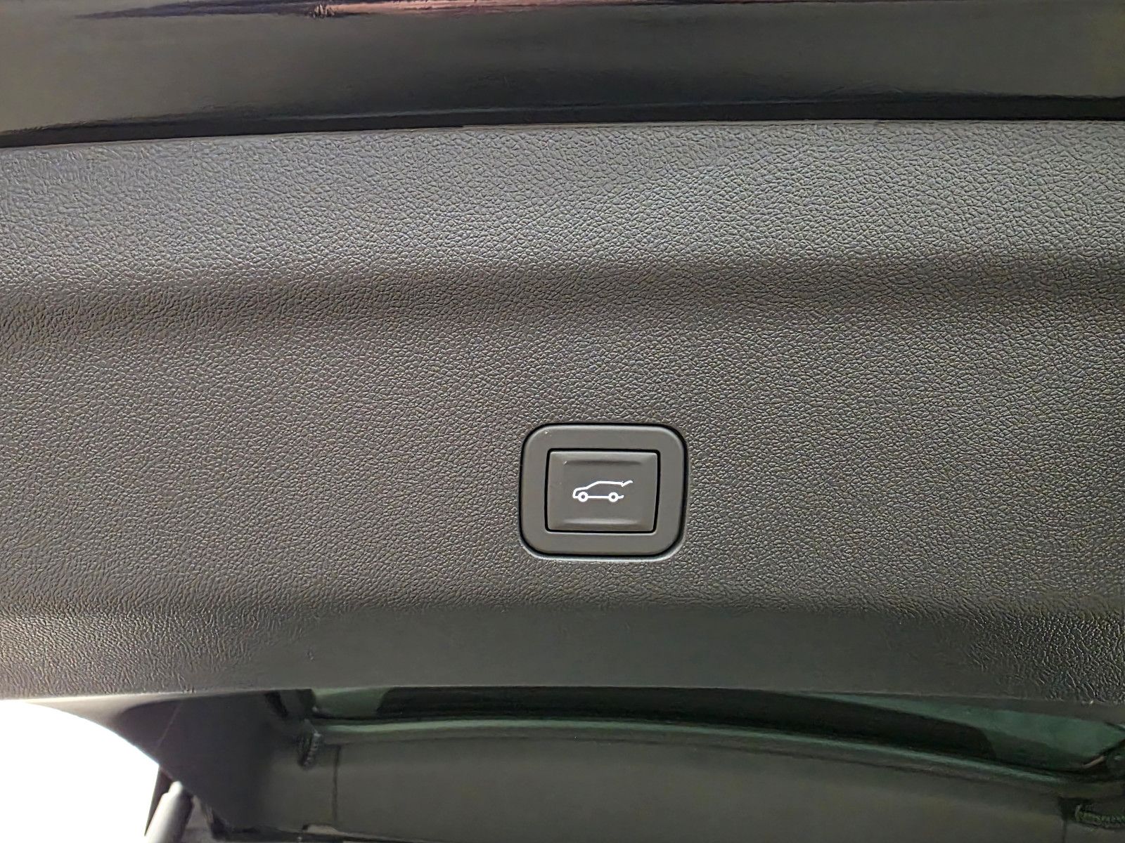 Fahrzeugabbildung Cadillac Escalade Sport Platinum T1: 129.000 EUR, Stock !